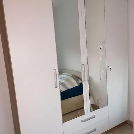아파트 Divkovic Apartements 메덜린